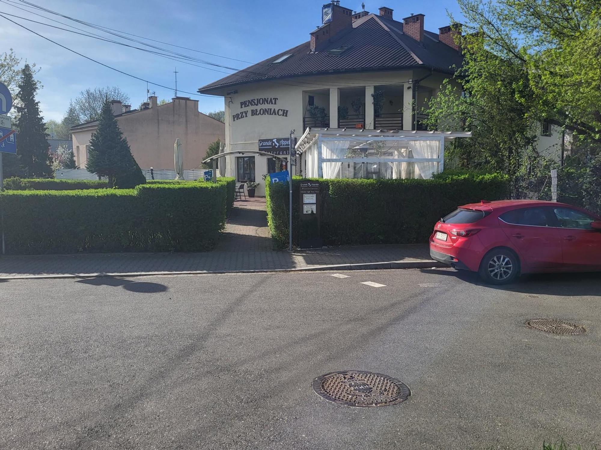 Pensjonat Przy Bloniach Krakau Exterior foto