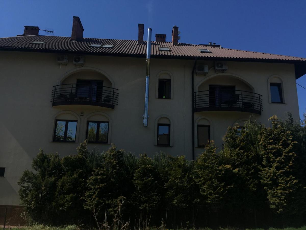 Pensjonat Przy Bloniach Krakau Exterior foto