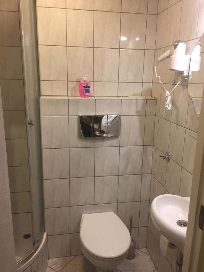 Pensjonat Przy Bloniach Krakau Exterior foto