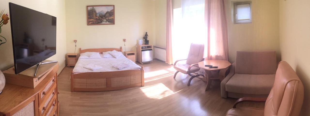 Pensjonat Przy Bloniach Krakau Exterior foto